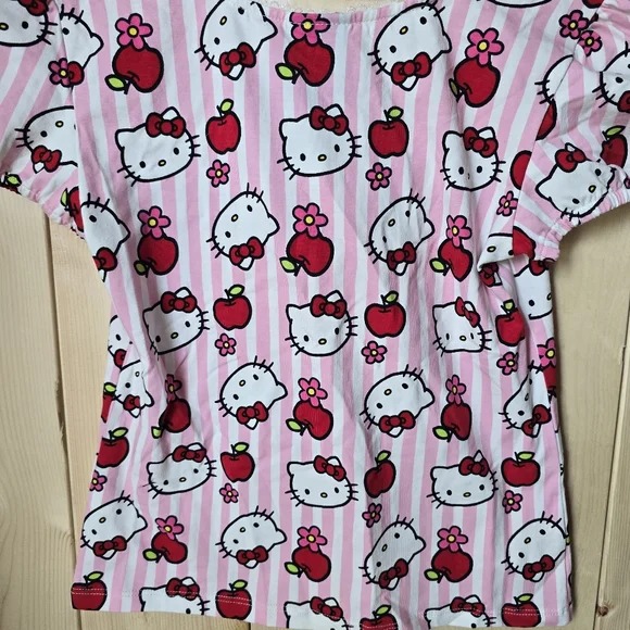 Hello Kitty Sanrio Hot Topic Apples Flowers Bow Blouse Womens Small/Medium - Picture 11 of 13